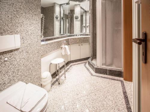 Klassik Appartement mit 1 Schlafzimmer und Balkon im Obergeschoss 019