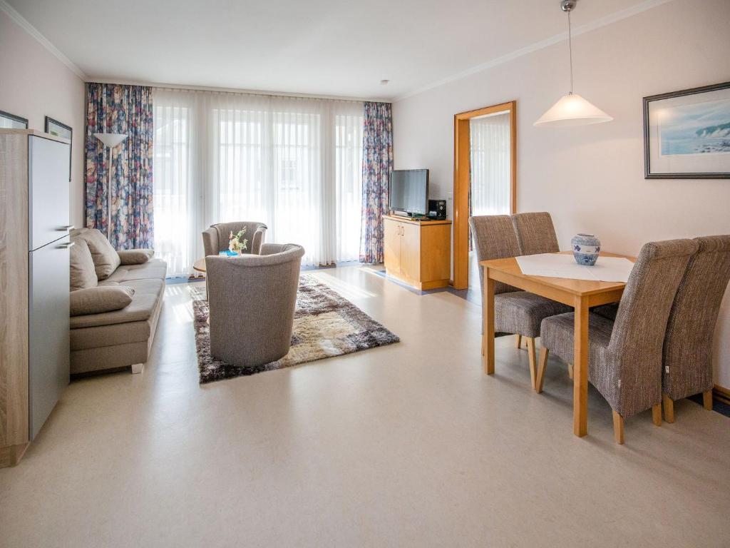 Klassik Appartement mit 1 Schlafzimmer und Balkon im Obergeschoss 146 Dollahner Straße 55, 18609 Binz