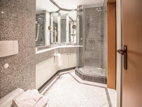 Klassik Appartement mit 1 Schlafzimmer und Balkon im Obergeschoss 243