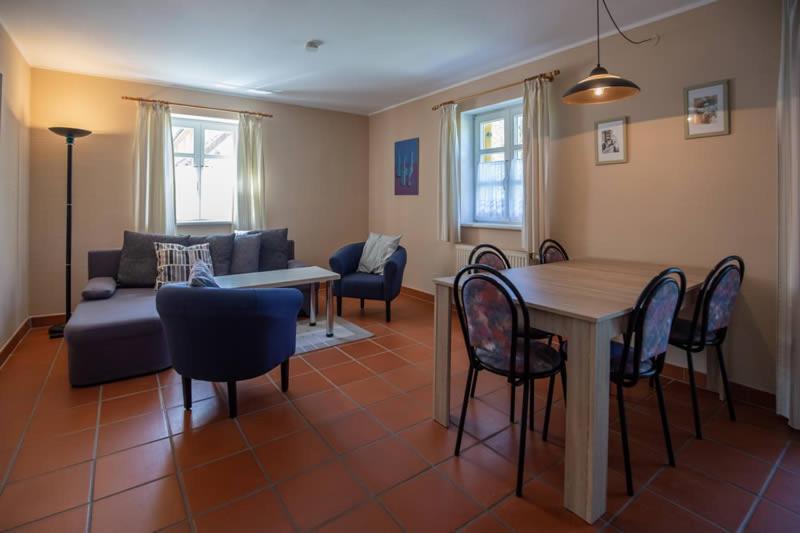 Klassik Appartement mit 1 Schlafzimmer und Terrasse A24 Nonnevitz 25 a-b, 18556 Dranske