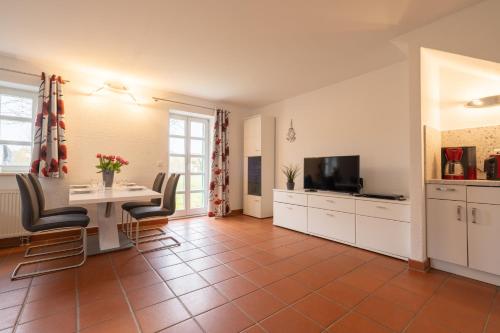 Klassik Appartement mit 1 Schlafzimmern und Terrasse C16