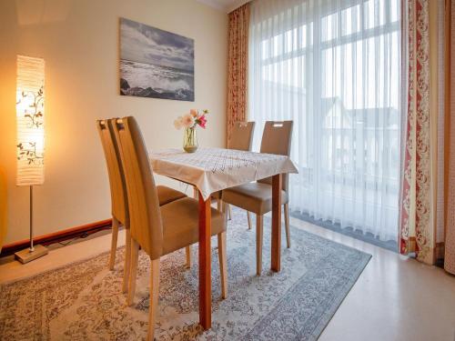 Klassik Appartement mit 2 Schlafzimmern und Balkon im Dachgeschoss 031