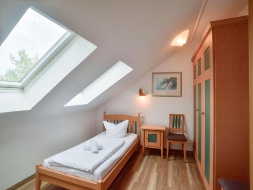 Klassik Appartement mit 2 Schlafzimmern und Balkon im Dachgeschoss 284