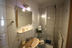 Appartement Kleine-Fewo-Ebert-Green Am Bahnhof 6 09465 Neudorf Saxe