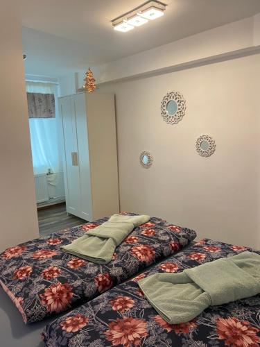 Kleine schöne Wohnung -Free Bed Linen and parking in front of the house