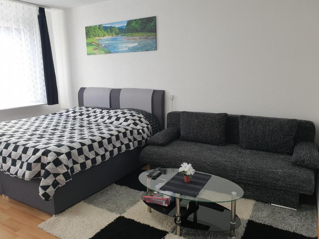 Appartement KM Apartment 12 Kreuzstraße 78098 Triberg im Schwarzwald