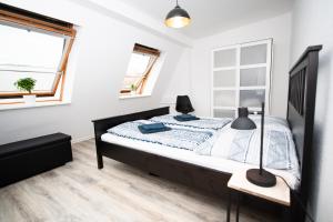 Ko-Living - Händel Suite - Altstadt mit Netflix & Dachterrasse