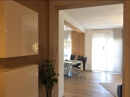 Koblenz Süd exklusive und zentrale Designer Wohnung