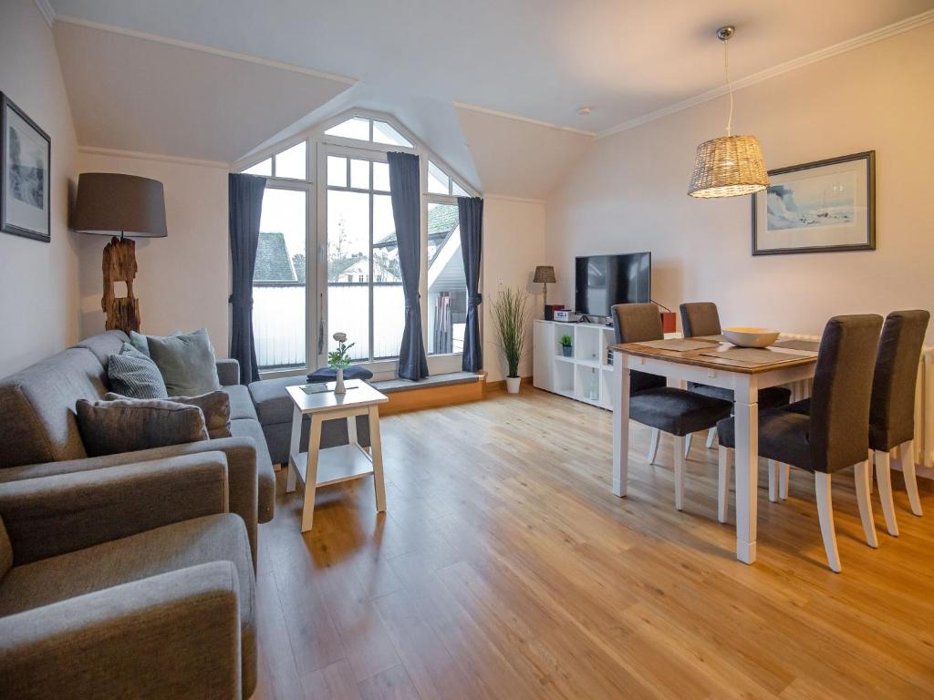 Komfort Appartement mit 1 Schlafzimmer und Balkon im Dachgeschoss 137 Dollahner Straße 55, 18609 Binz