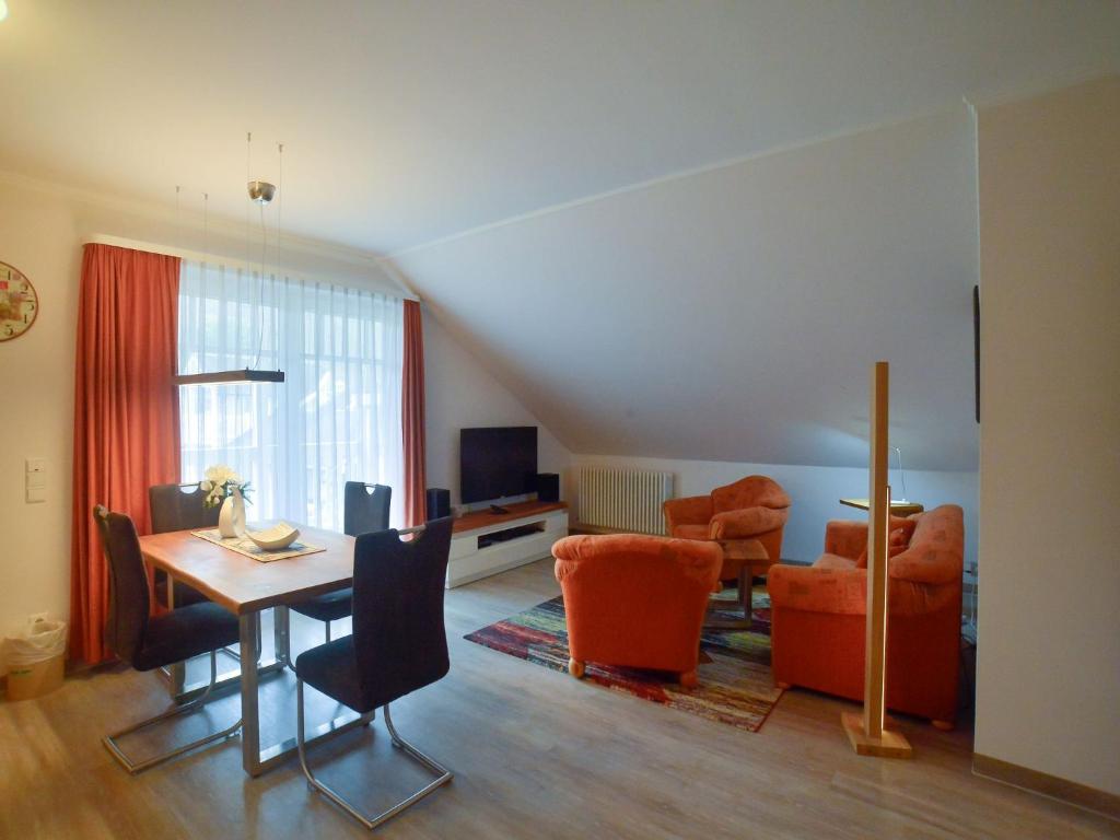 Komfort Appartement mit 1 Schlafzimmer und Balkon im Dachgeschoss 147 Dollahner Straße 55, 18609 Binz