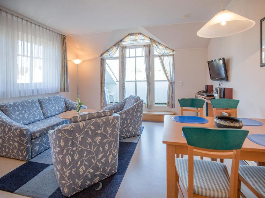 Appartement Komfort Appartement mit 1 Schlafzimmer und Balkon im Dachgeschoss 186 Dollahner Straße 55 18609 Binz