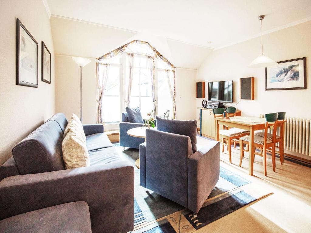 Komfort Appartement mit 1 Schlafzimmer und Balkon im Dachgeschoss 235 Dollahner Straße 55, 18609 Binz