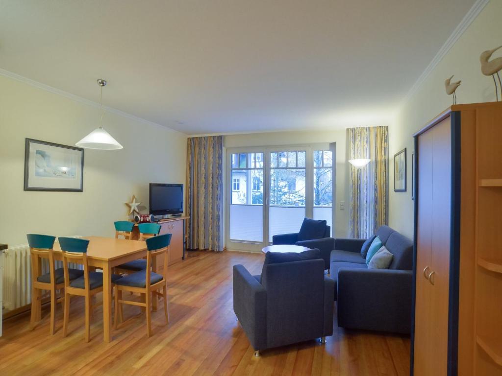 Komfort Appartement mit 1 Schlafzimmer und Balkon im Obergeschoss 156 Dollahner Straße 55, 18609 Binz