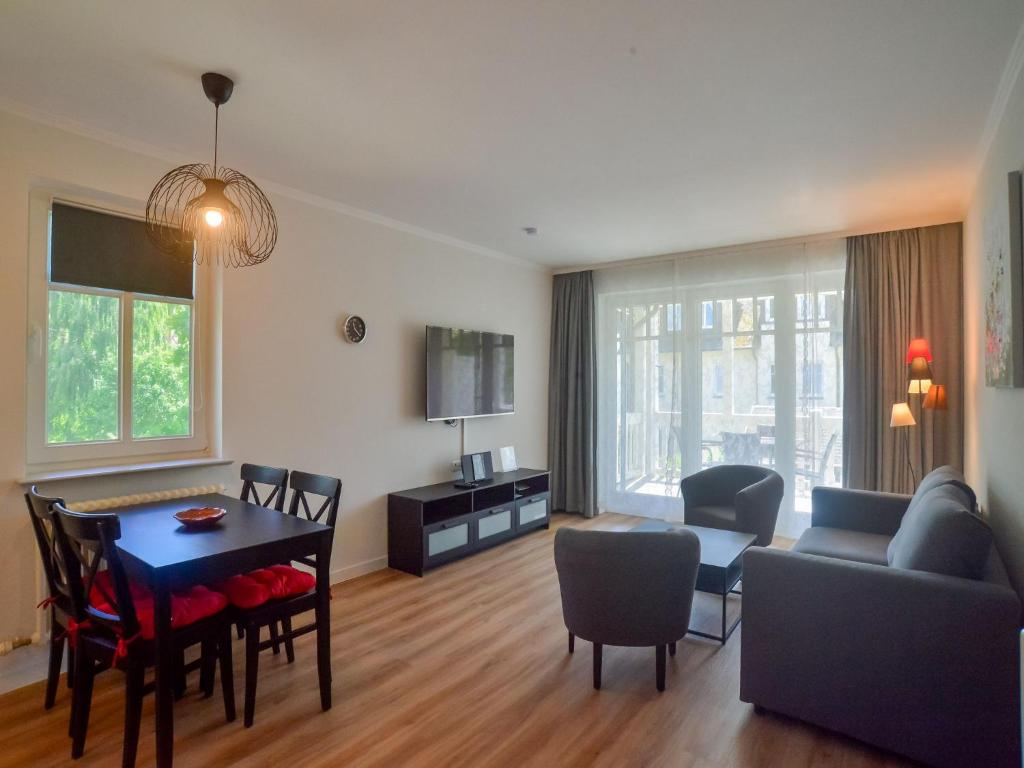 Komfort Appartement mit 1 Schlafzimmer und Balkon im Obergeschoss 216 Dollahner Straße 55, 18609 Binz