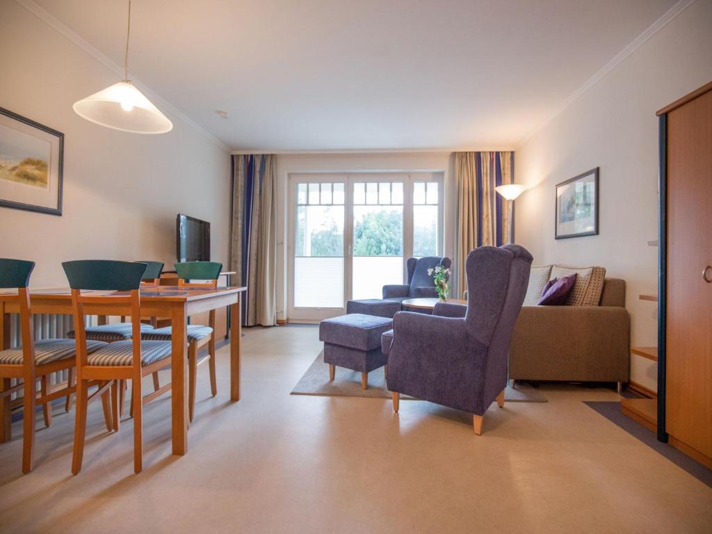 Komfort Appartement mit 1 Schlafzimmer und Balkon im Obergeschoss 300 Dollahner Straße 55, 18609 Binz