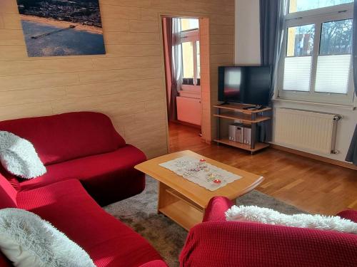 Komfortable großzügige Ferienwohnung am Park
