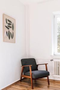 Komplett neu: 2-Zi zentral im Altbau. 24h-Checkin