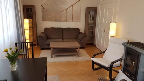 Königliche Villa Appartement mit Balkon