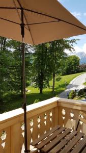 Königliche Villa Appartement mit Balkon