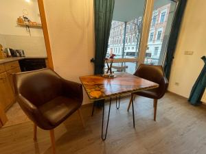 Künstlerisches 2R-Apartment im Leipziger Westen, Karl-Heine-Kanal, ruhige Lage