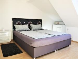 Kuschelige Dachgeschosswohnung am Clarapark