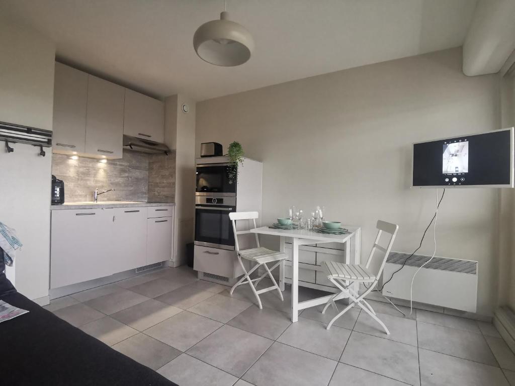 Appartement L' Accostage Résidence Cap Horn 18 Quai Ouest Bâtiment B24 206 14470 Courseulles-sur-Mer