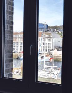 L' ALBATROS vue sur le port