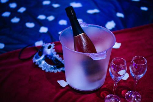 L'alcôve du 510 - Spa - chambre romantique - sauna - salle de jeux