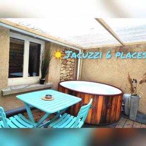 Appartement L'Antique SPA: jacuzzi sous patio 21 Rue Saint-Florent 84100 Orange Provence-Alpes-Côte d\'Azur