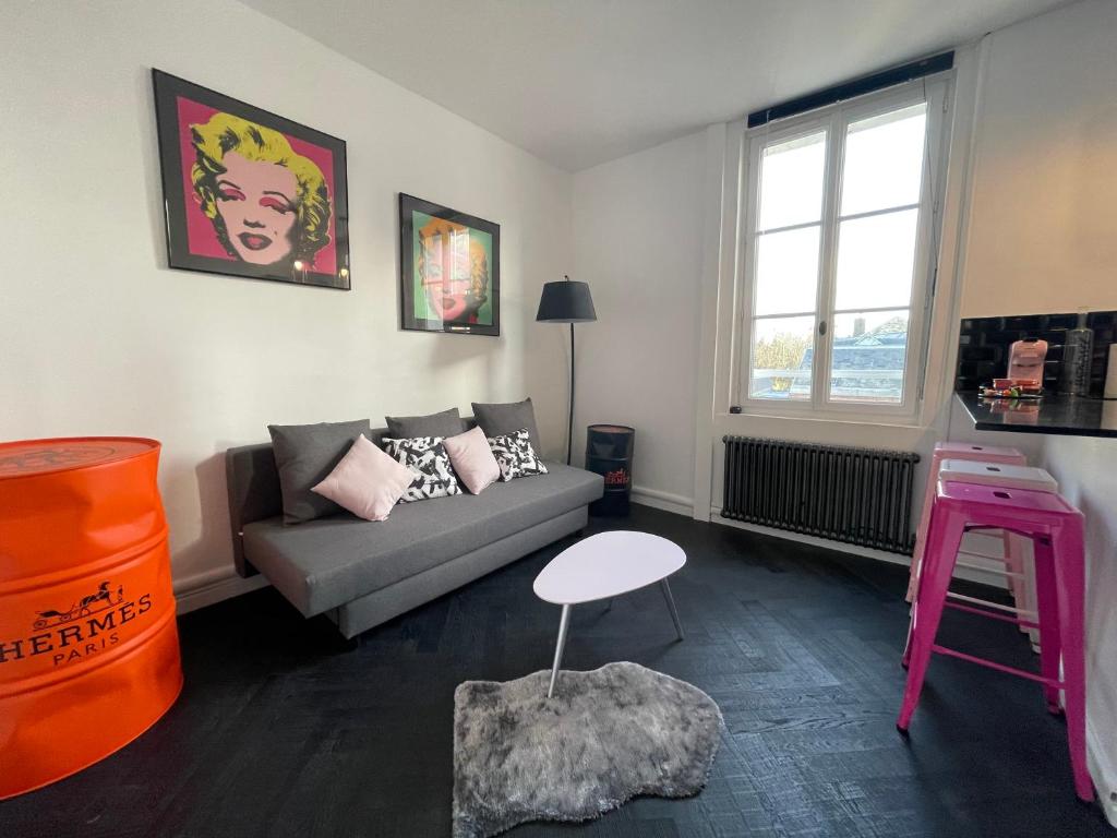 Appartement « L’ Àpart » Plein centre 2ème étage 29 Rue Rossini 14360 Trouville-sur-Mer
