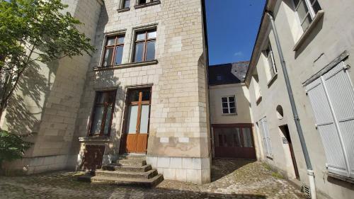 L'APOSTROPHE Vieux Tours charme histoire bords Loire