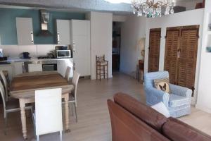 Appartement L'Appart à Cotignac, tout compris, calme et confort 1er 24 Rue des Maréchaux 83570 Cotignac Provence-Alpes-Côte d\'Azur