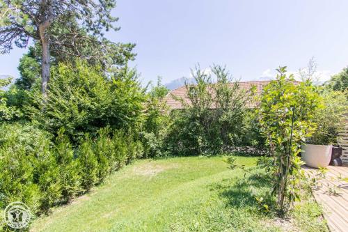 L'appartement JARDIN avec vue montagnes