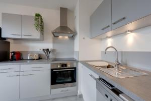 L'Art de Ville - 2 bedroom near the city center terrace and garage