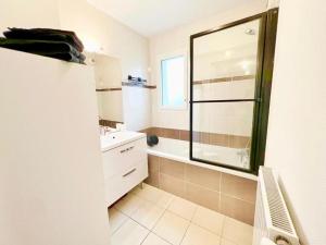 L'atelier Chic - Wifi fibre - Parking privée - Balcon - NETFLIX