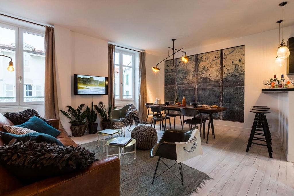 L'ATELIER KEYWEEK Vintage Duplex Apartment with Parking Biarritz Center 19 Rue Duler, 64200 Biarritz