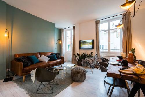 L'ATELIER KEYWEEK Vintage Duplex Apartment with Parking Biarritz Center