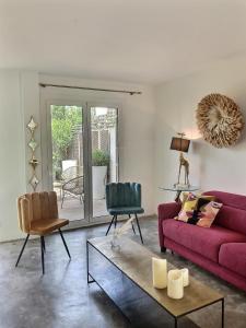 L’atypique : 2 chambres // Piscine // parking