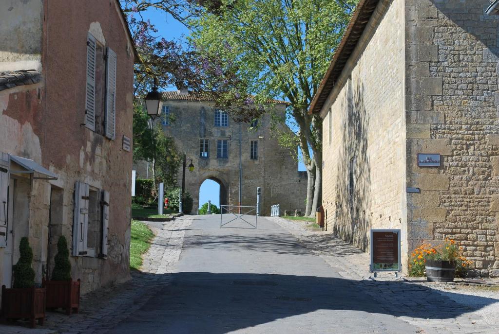 Appartement l'avant garde CITADELLE VAUBAN avenue du 144e RI 33390 Blaye