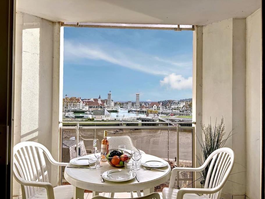 Appartement L'eau'rizon - YourHostHelper 3 Quai Albert 1er 14360 Trouville-sur-Mer