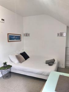 Appartement L'Eclair Studio 5 Face Gare Wifi 45 Boulevard Gambetta APP 5 27000 Évreux Normandie