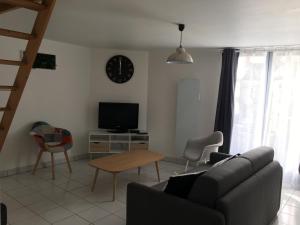 Appartement L Ecrin, duplex classé 2 étoiles, au cœur de Villandry 1er étage, porte de gauche 1 Rue du Bocage 37510 Villandry Région Centre