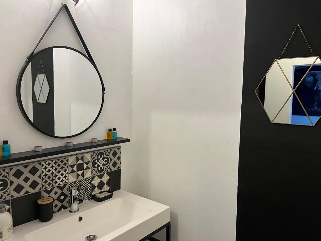 Appartement L'Eden - Joli studio en centre ville 21 Rue de la Biche 30000 Nîmes