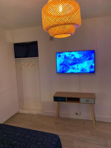 L EFFET MER 70M2 avec 2 chambres doubles, avec parking GRATUIT Netflix, Disney plus, Amazon prime