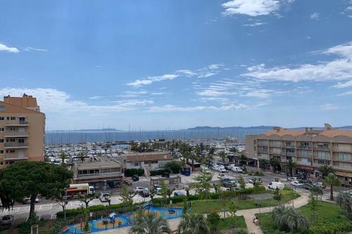 L'EFFET MER, DUPLEX SUR LE PORT AVEC SES 2 TERRASSES VUE MER