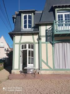 Appartement L'Eldorado 8 Rue du Maréchal Foch 14470 Courseulles-sur-Mer Normandie