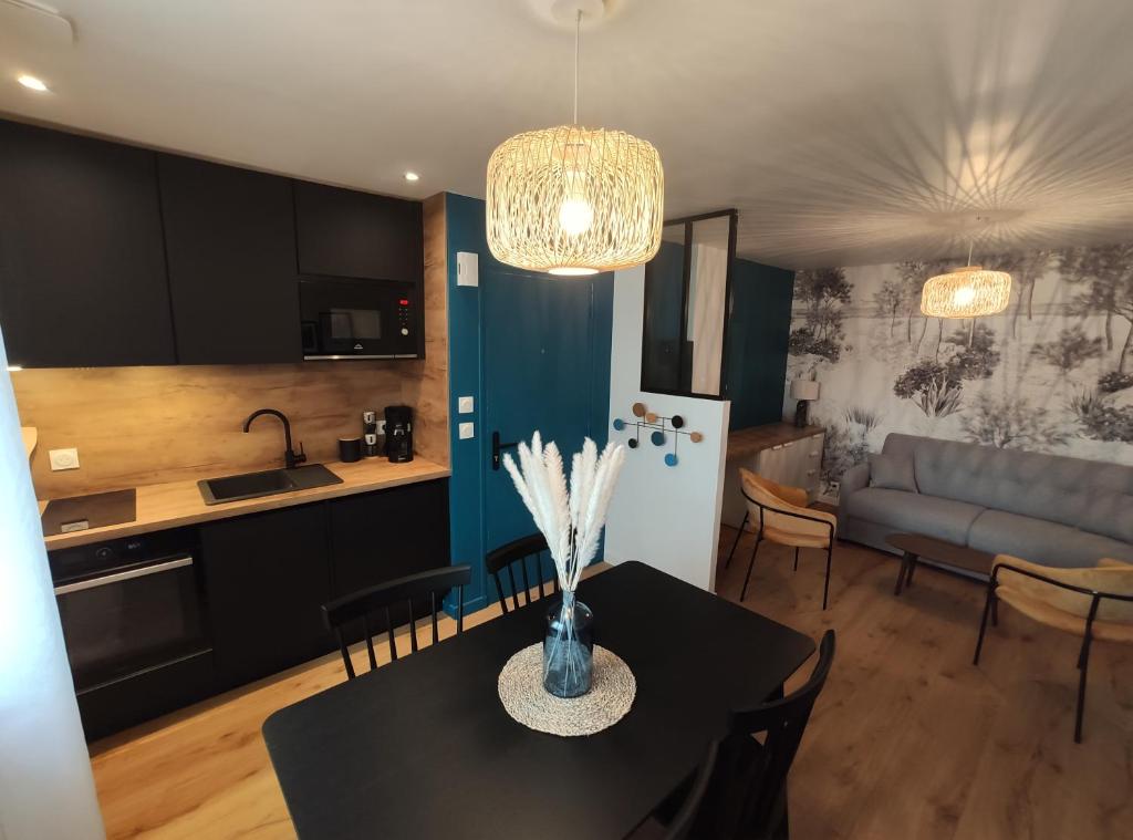 Appartement L'EMERAUDE - Logement tout confort - Wifi - Parking - Centre ville 17 Avenue de Verdun 56000 Vannes