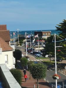 Appartement L'Escale (centre ville, 200m de la plage...) 3ème étage (sans ascenseur) 2 Rue Du Maréchal Foch 14470 Courseulles-sur-Mer Normandie