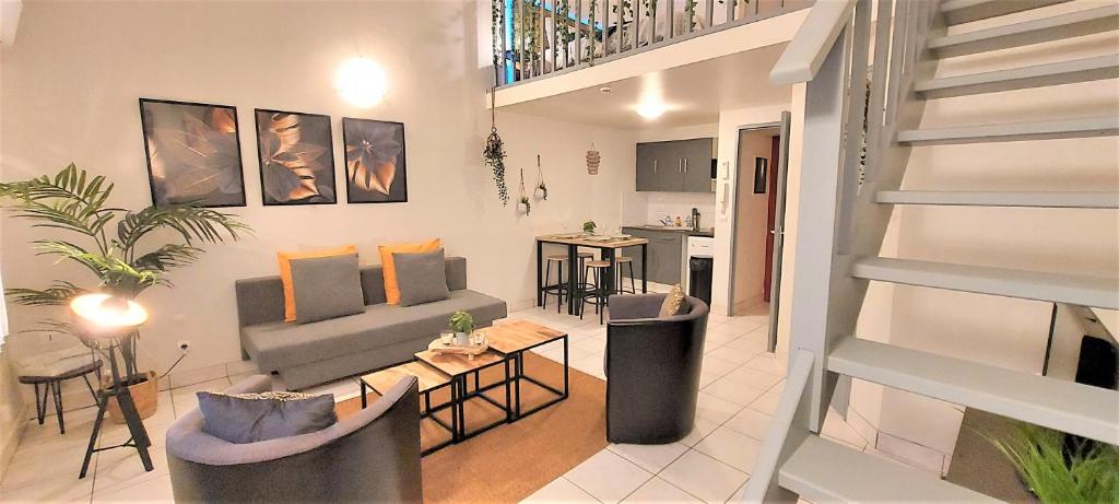 Appartement L'ESCALE : Duplex 4 pers. ASTERIX, AEROPORT ROISSY CDG, PARIS 18 BIS Rue de Lampezard 77230 Moussy-le-Neuf