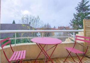 L ESCALE entre DISNEY et PARIS